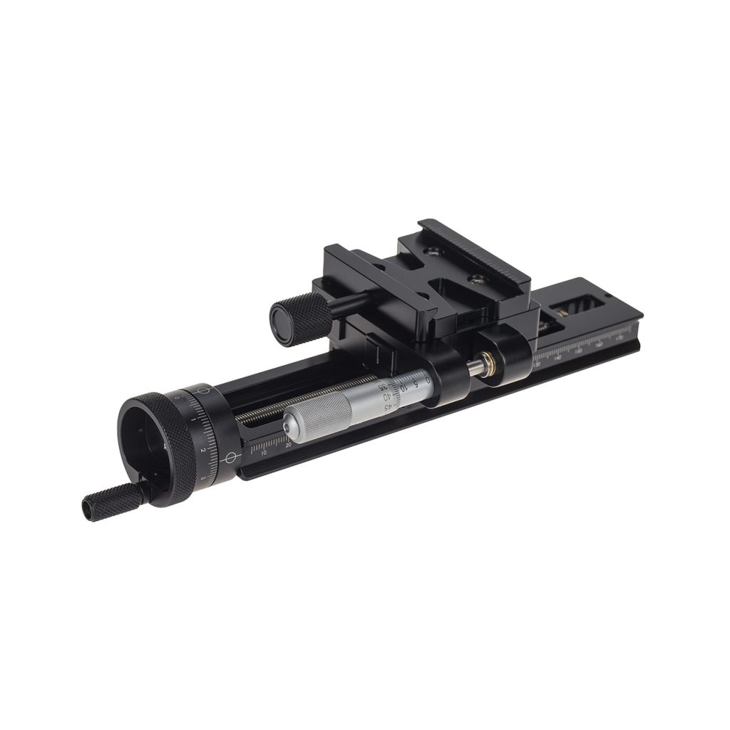 DP5 — Carril de posicionamiento macro de doble etapa con micrómetro